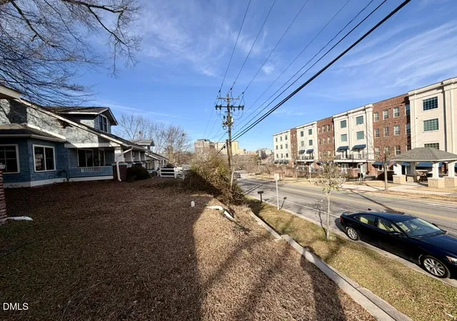 7th image of 708 S Roxboro St, Durham, NC 27707 | MLS# 10174201