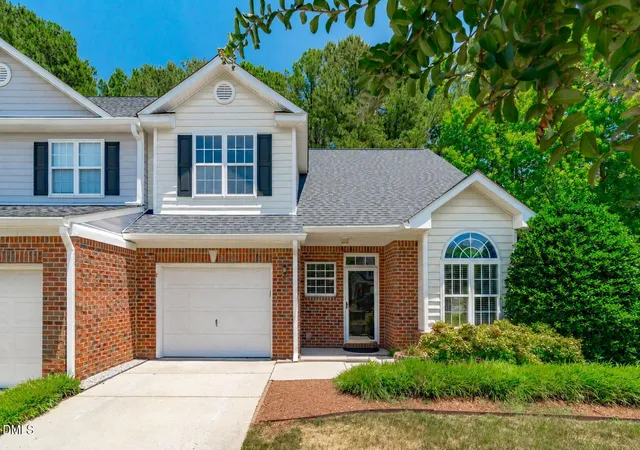 Homes for sale in Apex, NC | 2019 White Pond Ct, Apex, NC 27523 | MLS# 10175096