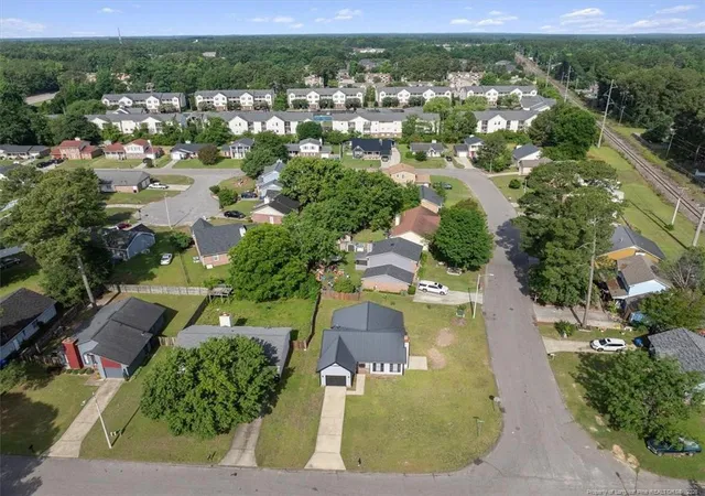 2nd image of 504 Offing Dr, Fayetteville, NC 28314 | MLS# 764400