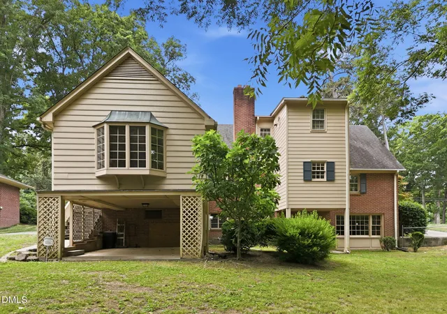 Photo 3 of Single family home for sale at 212 Hillcrest Dr, Oxford, NC 27565 | MLS# 10174774 | Listing updated on 2026-07-18