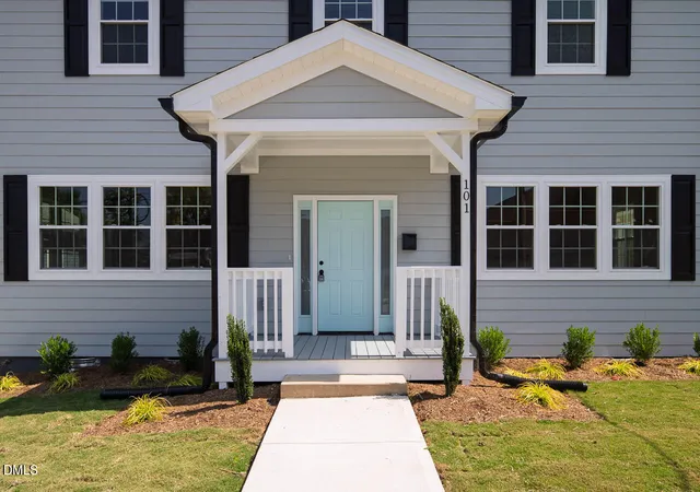 Photo 4 of Single family home for sale at 101 S Maple St, Durham, NC 27703 | MLS# 10174338 | Listing updated on 2026-07-18