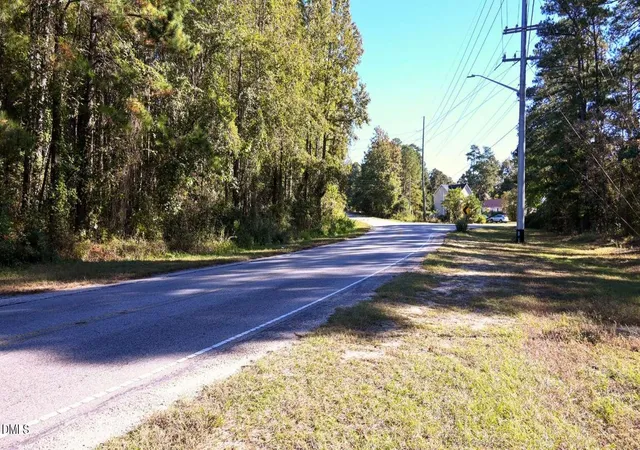 Photo 2 of Sale Pending at 906 Shaw Ml Rd, Fayetteville, NC 28311 | MLS# 10174320 | Listing updated on 2026-09-01