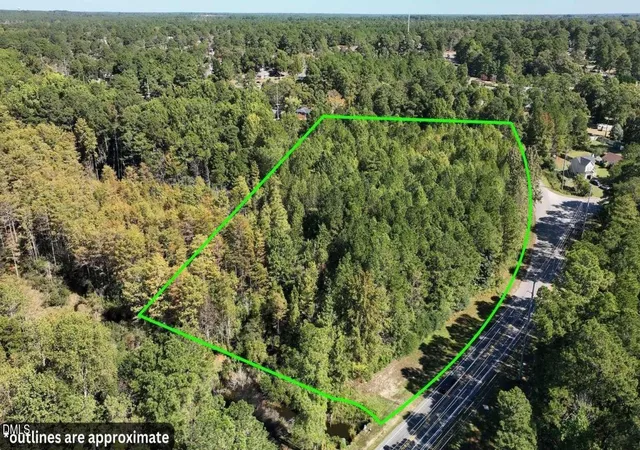 Photo 3 of Sale Pending at 906 Shaw Ml Rd, Fayetteville, NC 28311 | MLS# 10174320 | Listing updated on 2026-09-01