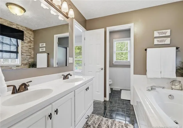 4th image of 5829 Finish Line Dr, Hope Mills, NC 28348 | MLS# 764417