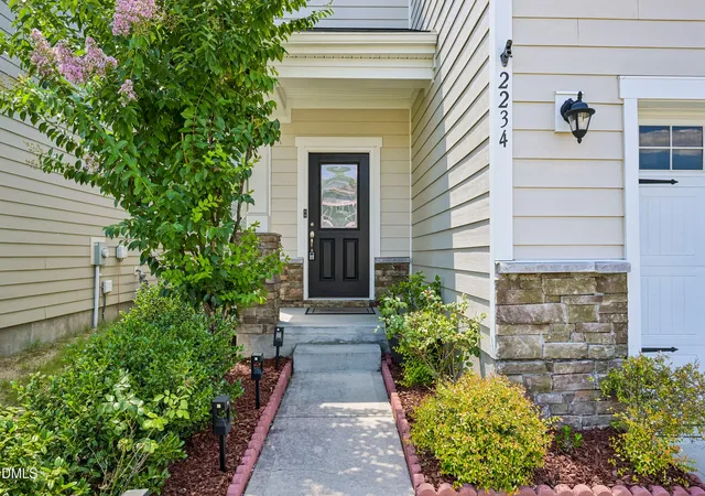 Photo 5 of Single family home for sale at 2234 Gregor Overlook Ln, Apex, NC 27502 | MLS# 10174521 | Listing updated on 2026-09-03
