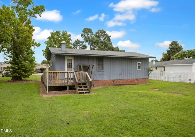 Photo 2 of Single family home for sale at 207 Price St, Selma, NC 27576 | MLS# 10174412 | Listing updated on 2026-09-09