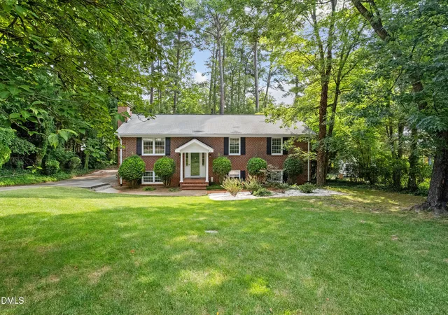 3rd image of 4816 Deerwood Dr, Raleigh, NC 27612 | MLS# 10185884