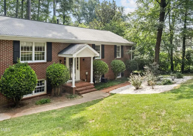 5th image of 4816 Deerwood Dr, Raleigh, NC 27612 | MLS# 10185884