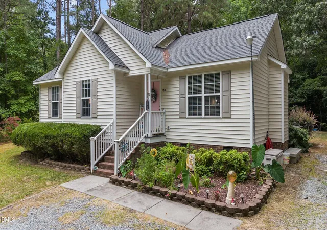 2nd image of 155 Hilltop Dr, Four Oaks, NC 27524 | MLS# 10174357