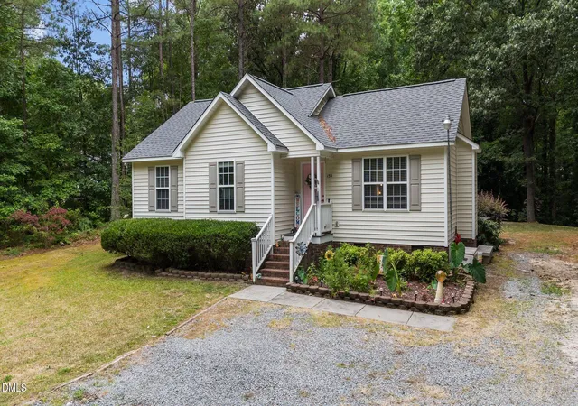 3rd image of 155 Hilltop Dr, Four Oaks, NC 27524 | MLS# 10174357