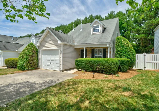Photo 2 of Single family home for sale at 5512 Roan Mountain Pl, Raleigh, NC 27613 | MLS# 10176508 | Listing updated on 2026-09-03