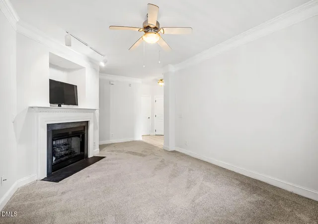Listing Photo 5 - Condo for sale in building located at 1221 Arborgate Cir, Chapel Hill, NC 27514