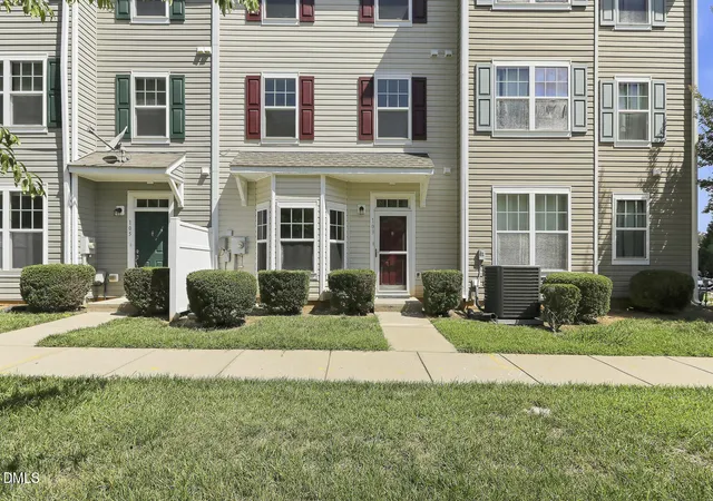 Listing Photo 4 - Condo for sale in building located at 11100 Gwynn Oaks Dr, Raleigh, NC 27614 - Unit #103