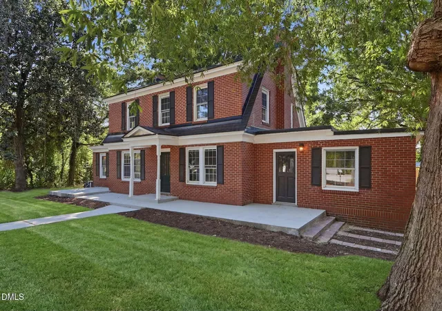 Photo 3 of Sale Pending at 1424 Carthage St, Sanford, NC 27330 | MLS# 10175806 | Listing updated on 2026-07-18