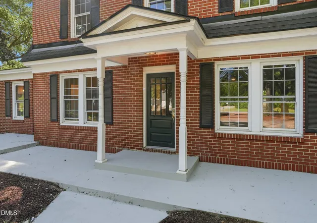 Photo 4 of Sale Pending at 1424 Carthage St, Sanford, NC 27330 | MLS# 10175806 | Listing updated on 2026-07-18