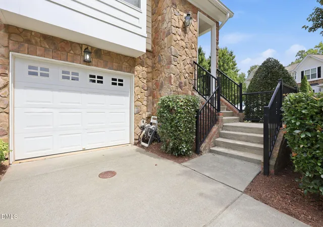Photo 4 of Townhouse for sale at 6102 Braidwood Ct, Raleigh, NC 27612 | MLS# 10174596 | Listing updated on 2026-07-18