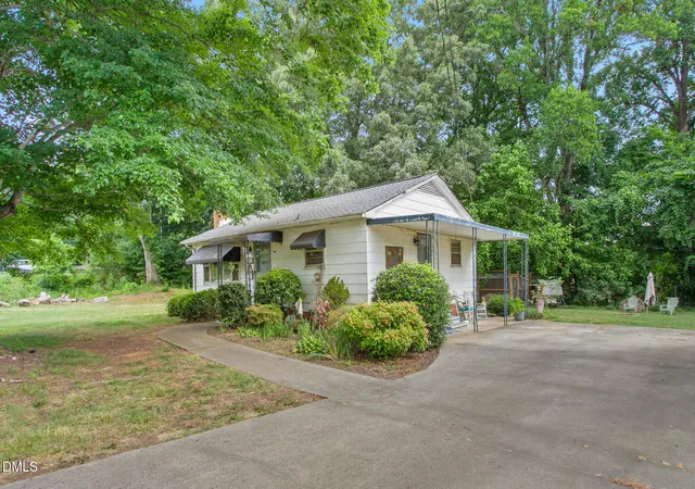 Homes for sale in Mebane, NC | 1310 Stone St Ext, Mebane, NC 27302 | MLS# 10174832