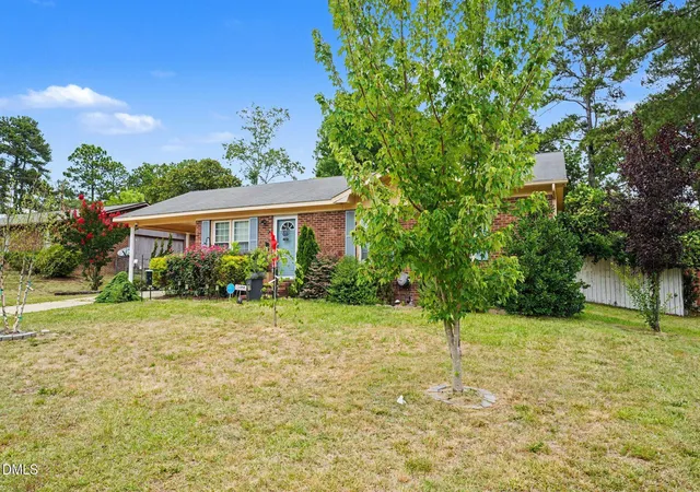 Homes for sale in Spring Lake, NC | 3324 Hunting Bay Dr, Spring Lake, NC 28390 | MLS# 10175241