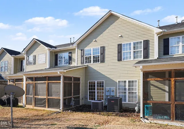 Homes for sale in Clayton, NC | 60 Hill Shore Ln, Clayton, NC 27527 | MLS# 10174600