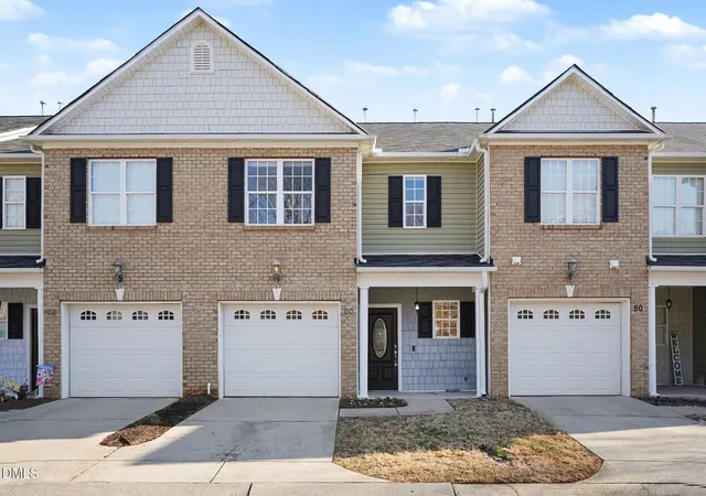 Homes for sale in Clayton, NC | 60 Hill Shore Ln, Clayton, NC 27527 | MLS# 10174600