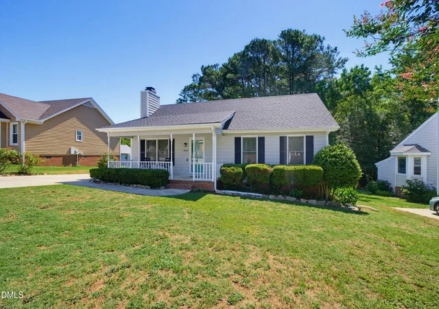 Homes for sale in Raleigh, NC | 3532 Castlegate Dr, Raleigh, NC 27616 | MLS# 10176438