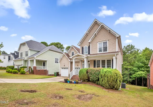 Photo 3 of Single family home for sale at 148 Lamplighter Way, Spring Lake, NC 28390 | MLS# 10174686 | Listing updated on 2026-08-21