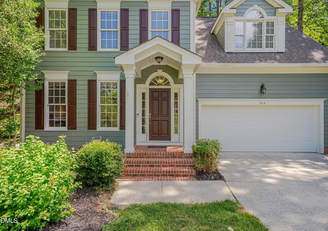 3rd image of 504 Manor Rdg Dr, Carrboro, NC 27510 | MLS# 10175208