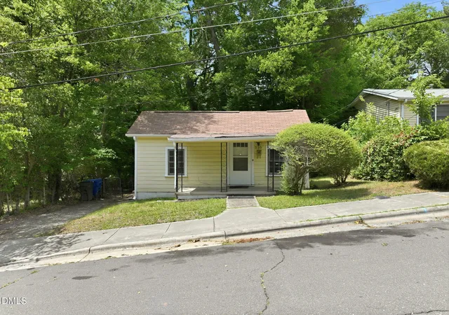 Homes for sale in Chapel Hill, NC | 330 Mcmasters St, Chapel Hill, NC 27516 | MLS# 10175772