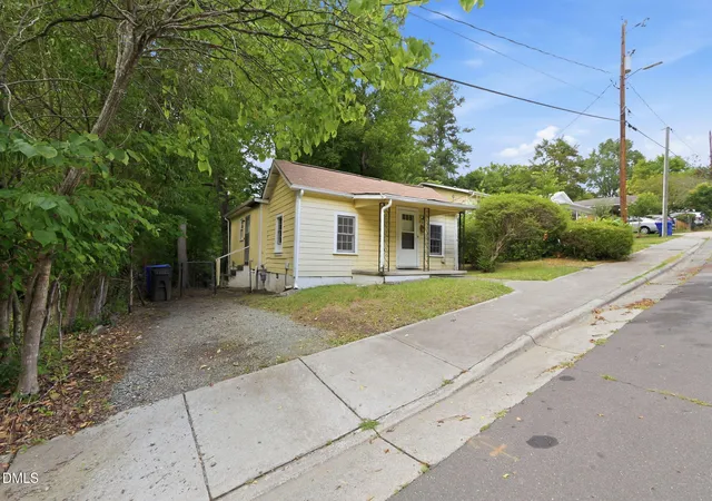 Homes for sale in Chapel Hill, NC | 330 Mcmasters St, Chapel Hill, NC 27516 | MLS# 10175772
