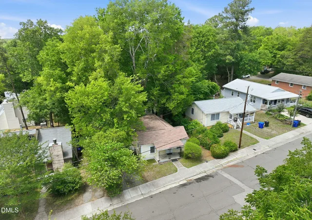 Homes for sale in Chapel Hill, NC | 330 Mcmasters St, Chapel Hill, NC 27516 | MLS# 10175772