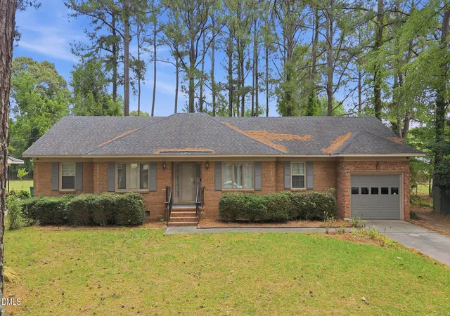 Homes for sale in Tarboro, NC | 703 Mcmillan Dr, Tarboro, NC 27886 | MLS# 10175011
