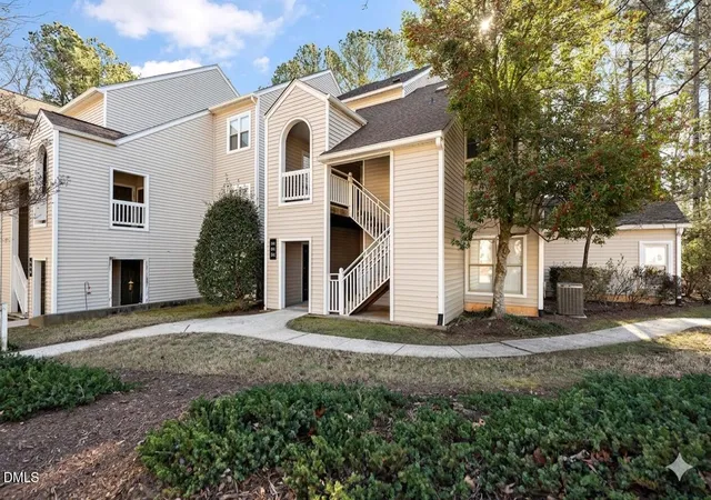 Photo 2 of Condo for sale at 6011 Winterpointe Ln, Raleigh, NC 27606 | MLS# 10175113 | Listing updated on 2026-08-11
