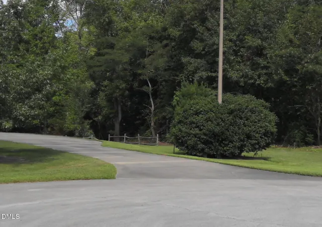 4th image of 2020 Autumn Dr, Kinston, NC 28501 | MLS# 10175076