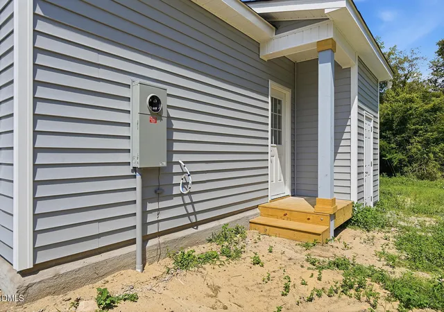 Photo 5 of Sale Pending at 1401 14th Street, Lillington, NC 27546 | MLS# 10175771 | Listing updated on 2026-08-29