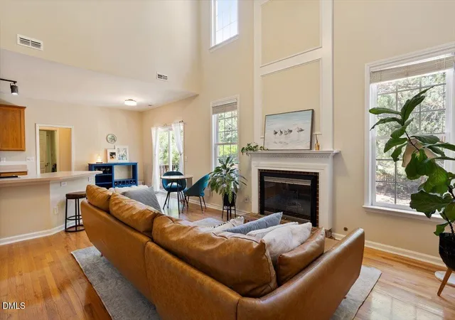 Photo 3 of Single family home for sale at 2 Waterview Ct, Durham, NC 27703 | MLS# 10175127 | Listing updated on 2026-10-04