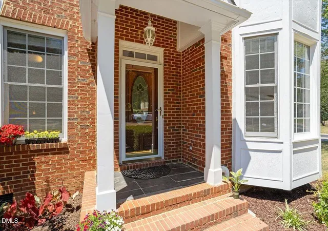 Photo 2 of Single family home for sale at 2 Waterview Ct, Durham, NC 27703 | MLS# 10175127 | Listing updated on 2026-10-04