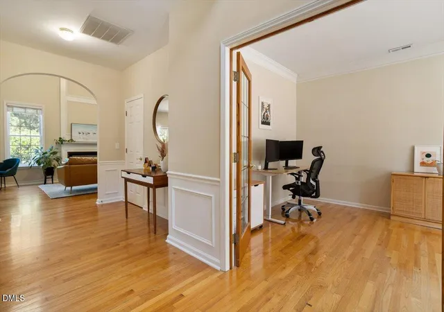 Photo 3 of Single family home for sale at 2 Waterview Ct, Durham, NC 27703 | MLS# 10175127 | Listing updated on 2026-10-04