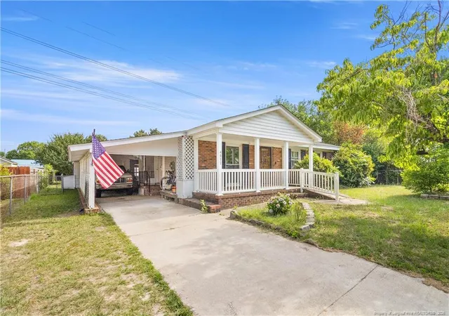 Photo 2 of Single family home for sale at 4811 Eagle Ct, Fayetteville, NC 28304 | MLS# 764365 | Listing updated on 2026-09-14