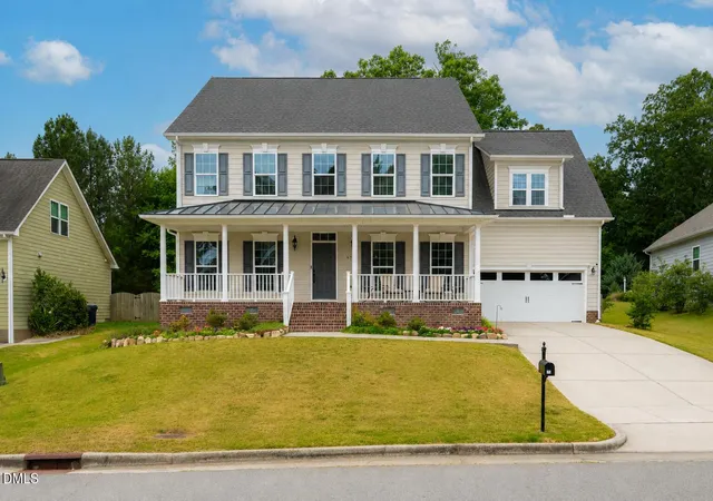 Photo 1 of Single family home for sale at 67 S Farnleigh Dr, Chapel Hill, NC 27517 | MLS# 10175129 | Listing updated on 2026-08-17