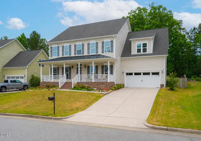 Photo 2 of Single family home for sale at 67 S Farnleigh Dr, Chapel Hill, NC 27517 | MLS# 10175129 | Listing updated on 2026-08-17