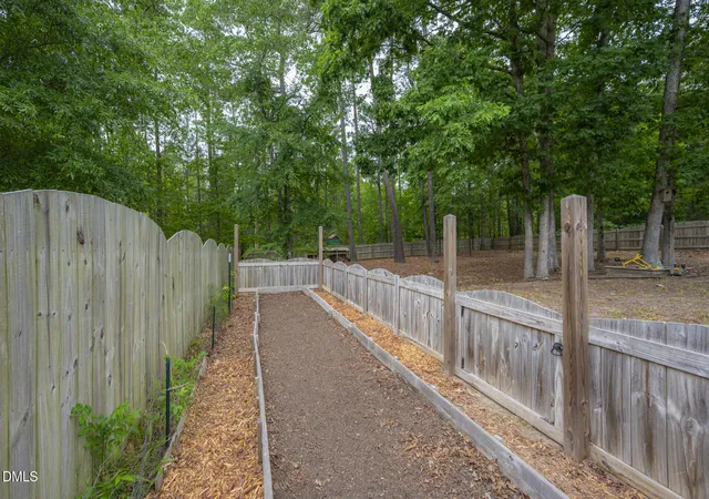 Photo 5 of Single family home for sale at 67 S Farnleigh Dr, Chapel Hill, NC 27517 | MLS# 10175129 | Listing updated on 2026-08-17