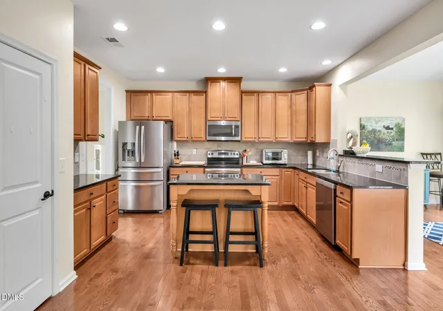 Photo 4 of Single family home for sale at 67 S Farnleigh Dr, Chapel Hill, NC 27517 | MLS# 10175129 | Listing updated on 2026-10-05