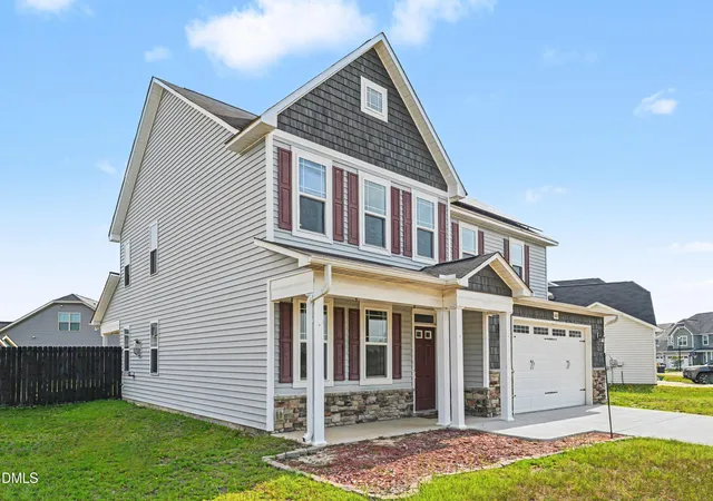 Photo 3 of Sale Pending at 1665 Man O War Dr, Hope Mills, NC 28348 | MLS# 10178609 | Listing updated on 2026-08-03