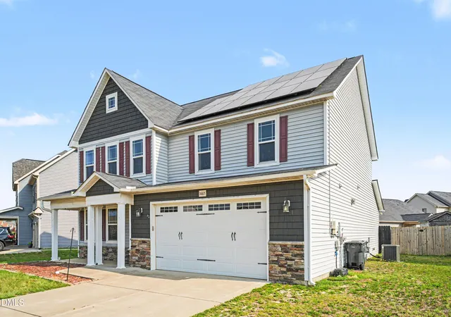 Photo 3 of Sale Pending at 1665 Man O War Dr, Hope Mills, NC 28348 | MLS# 10178609 | Listing updated on 2026-08-03