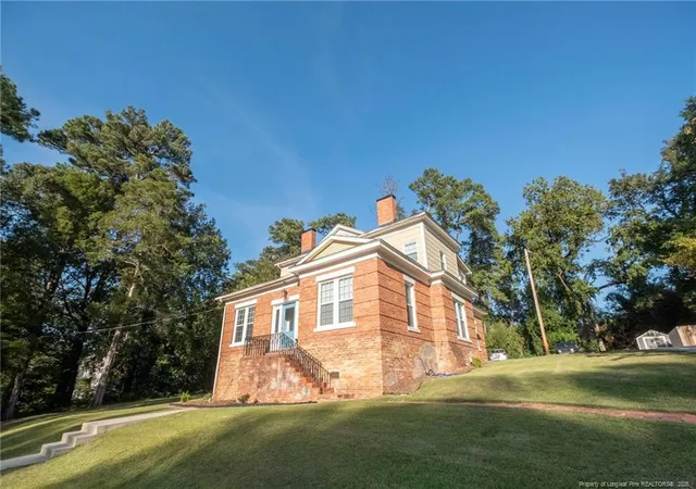 Homes for sale in Fayetteville, NC | 122 Hinsdale Ave, Fayetteville, NC 28305 | MLS# 764609