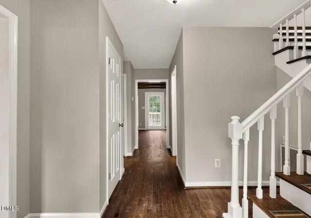 Photo 3 of Sale Pending at 102 Greenwood Cir, Smithfield, NC 27577 | MLS# 10175301 | Listing updated on 2026-09-14