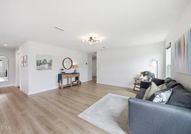Photo 4 of Single family home for sale at 82 Coble Farms Pl, Fuquay Varina, NC 27526 | MLS# 10175484 | Listing updated on 2026-10-02