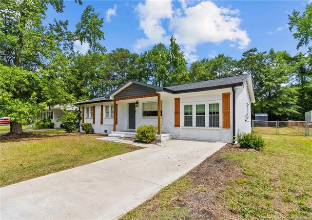 Photo 4 of Sale Pending at 7610 Southgate Rd, Fayetteville, NC 28314 | MLS# 764279 | Listing updated on 2026-08-31