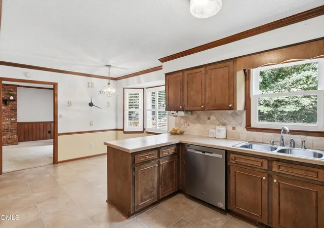 5th image of 7312 Deer Track Dr, Raleigh, NC 27613 | MLS# 10175389