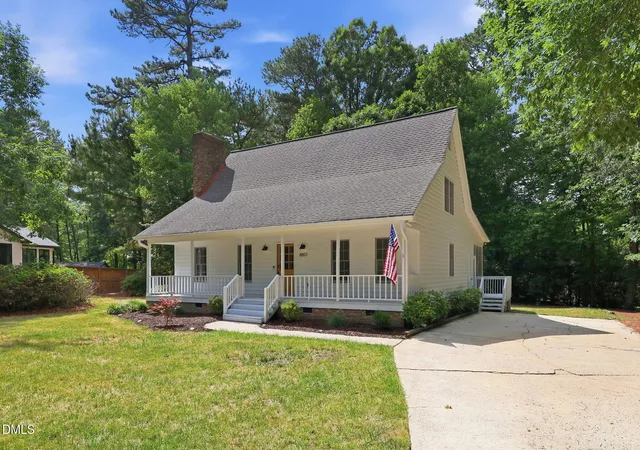 Photo 4 of Sale Pending at 8801 Mansfield Dr, Raleigh, NC 27613 | MLS# 10175507 | Listing updated on 2026-07-19